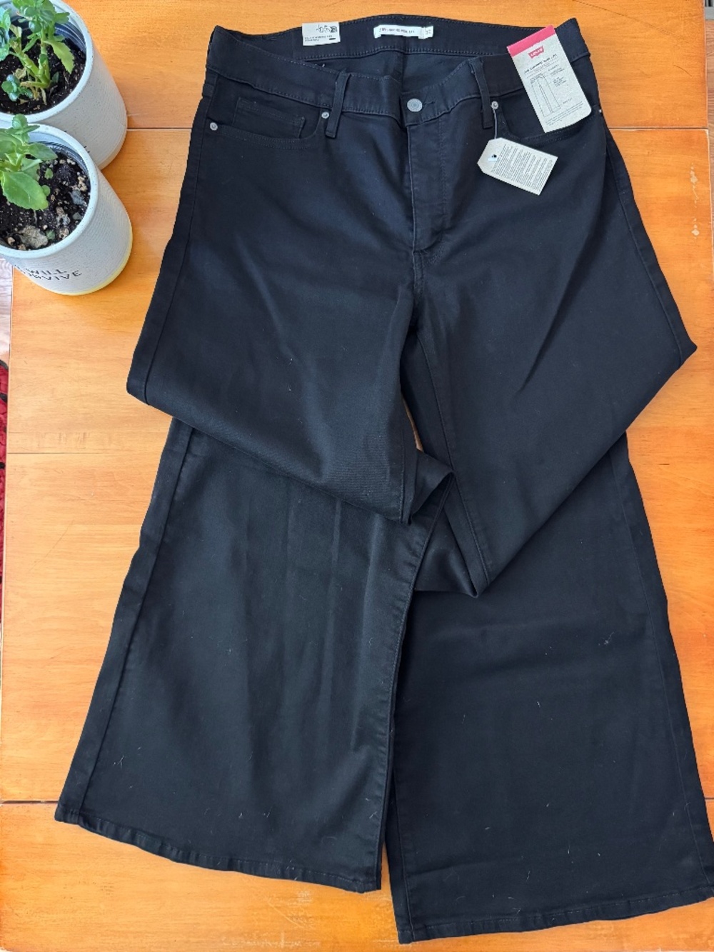 NWT Levi's 318 Shaping Wide Leg Jeans Black 32x32 Mid Rise Stretch Denim